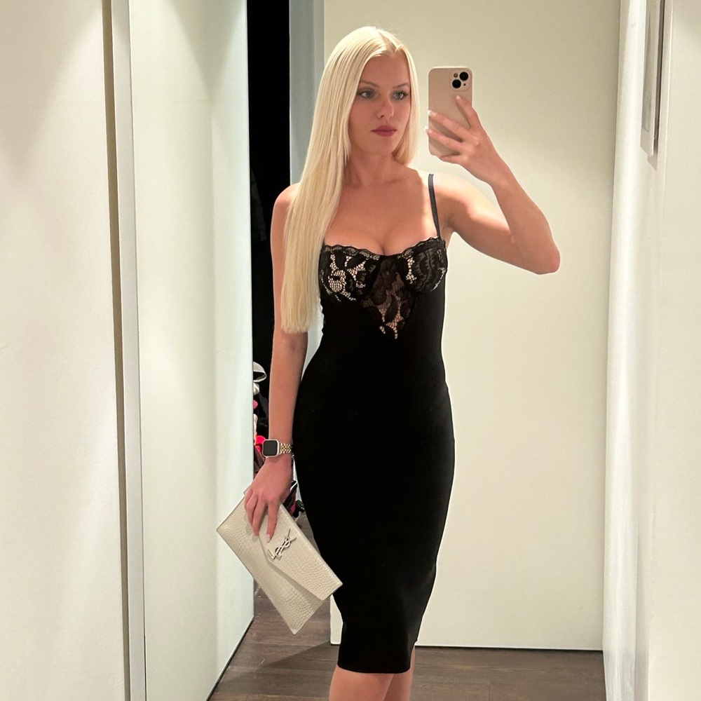 Emprada Lace Bust Midi Dress